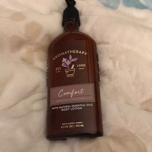 BATH AND BODY WORKS aromatherapy lotion